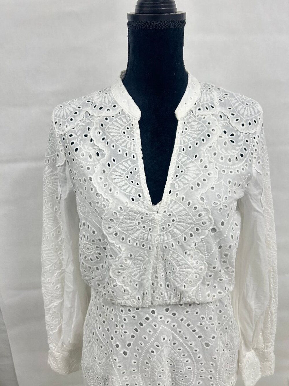 BCBGMAXAZRIA White Eyelet Lace Mini Dress Size 12 Boho Cottagecore Romantic - Picture 2 of 14